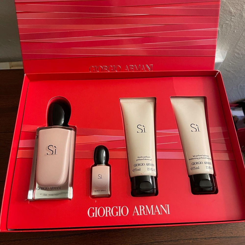 Giorgio Armani Si Fiori Perfume Set